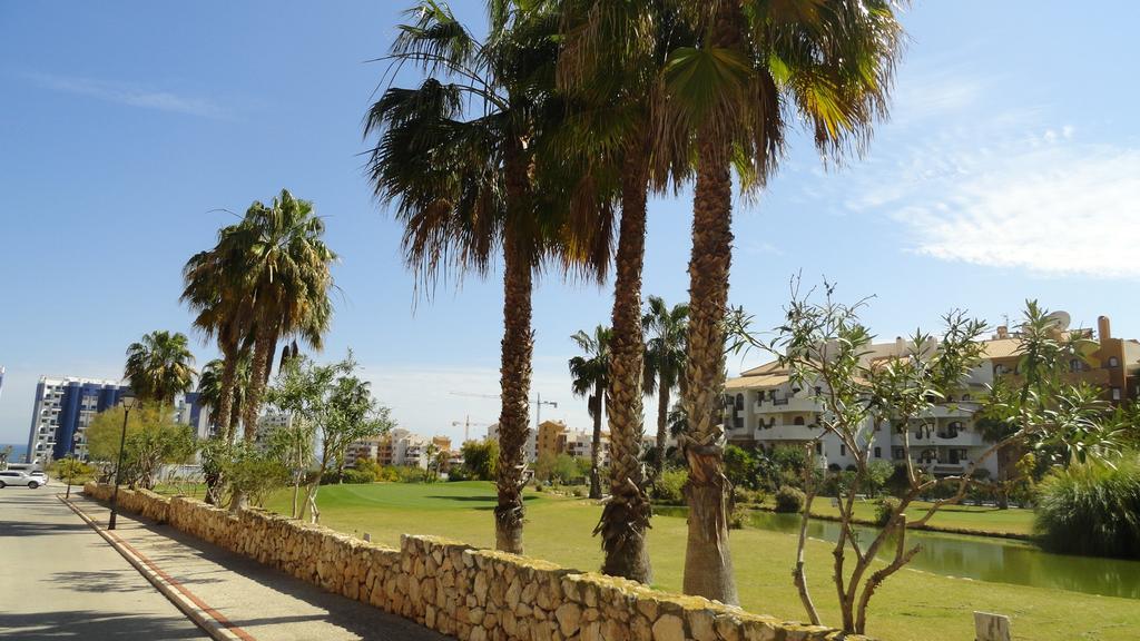 He La Entrada Punta Prima Hotel Torrevieja Exterior photo