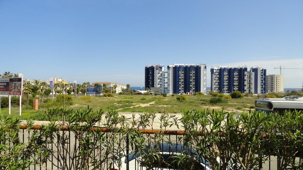 He La Entrada Punta Prima Hotel Torrevieja Exterior photo